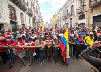 Irene León: “En Ecuador, el caos del modelo neoliberal”.