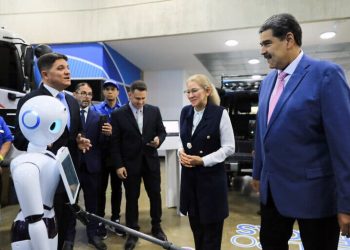 Destacaron los anuncios sobre la llegada del 5G al país y la visita de Sophía, la famosa robot humanoide con inteligencia artificial desarrollada por Hanson Robotics