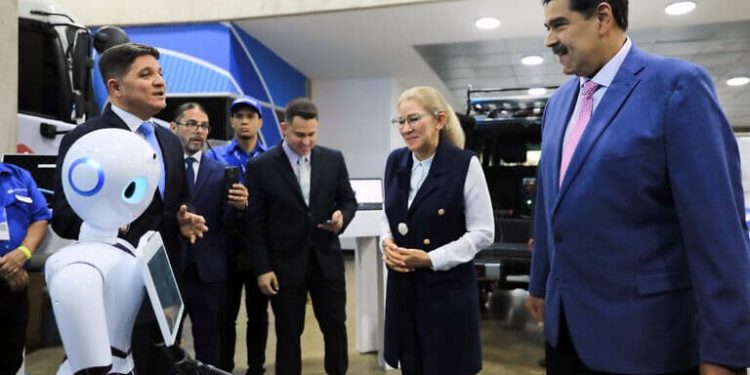 Destacaron los anuncios sobre la llegada del 5G al país y la visita de Sophía, la famosa robot humanoide con inteligencia artificial desarrollada por Hanson Robotics