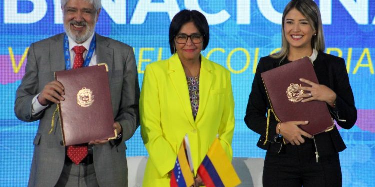 No nos separa nada, nos une todo