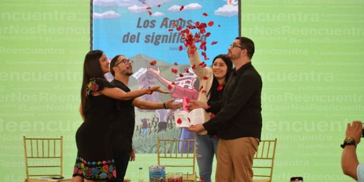 Los Amos del Significado: Un libro con voz propia