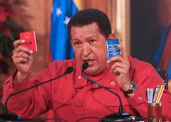 “El territorio y demás espacios geográficos de la República son los que correspondían a la Capitanía General de Venezuela antes de la transformación política iniciada el 19 de abril de 1810, con las modificaciones resultantes de los tratados y laudos arbitrales no viciados de nulidad”, art 10 de la Constitución Nacional