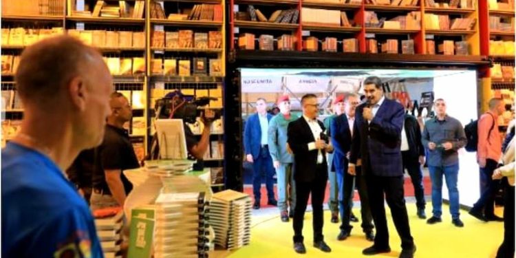 Leer nos reencuentra es el lema de la Filven 2023, que este año tiene a Colombia como país invitado, ahora en su edición 19, se desarrolla en el evocador escenario del Laguito, en el Círculo Militar de Caracas, actividad que se prolongará hasta el día 19 de noviembre