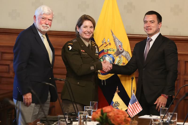 Presidente Ecuador y Comando Sur jpg copia