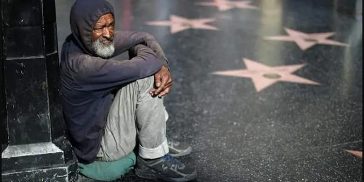 Debilitando el dólar, disminuyendo su uso, estableciendo sistemas y modos alternativos al sistema Swift, el fin de la hegemonía norteamericana, unipolar, se va configurando. En eso anda el mundo