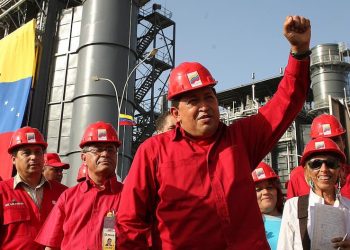 El eje central de la estrategia económica en la transición al socialismo es la industrialización. De su avance dependerá la productividad del país, la capacidad de generar bienestar, de defendernos frente a los ataques imperialistas y de conquistar la independencia