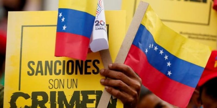 Más de 600 organizaciones piden a Biden levantar sanciones a Venezuela
