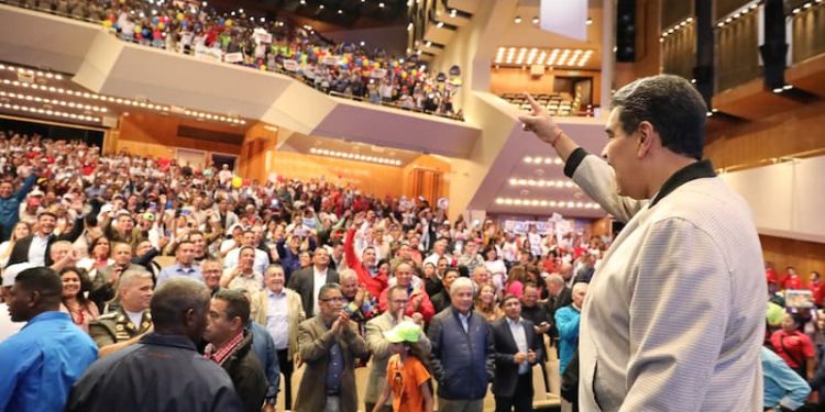 28J: Vamos pues a la victoria 1 “Venezuela, pese a ser un país agredido, acosado, en guerra económica, no ha dejado de hacer elecciones… En medio de las peores sanciones fuimos a elecciones… En medio de una pandemia pavorosa, se llamó al pueblo a elegir una nueva Asamblea Nacional y así lo hizo en las urnas”, Nicolás Maduro