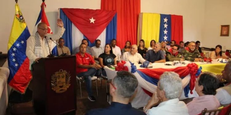 Con un llamado a la unidad y la acción, culminó el XIII Encuentro Nacional de Solidaridad Venezuela-Cuba. Durante dos días, delegados de ambos países debatieron sobre las estrategias para enfrentar las agresiones del imperialismo y fortalecer la cooperación bilateral.