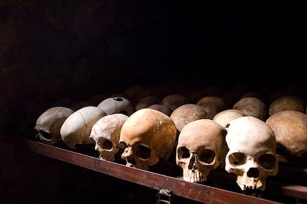 405 genocidio ruanda p12y13 2
