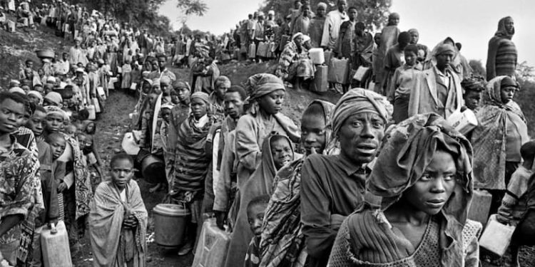 “Lo que ocurrió en Ruanda no es un genocidio planeado por los hutus. Es un cambio de régimen. Un golpe terrorista perpetrado por Kagame con la ayuda de fuerzas extranjeras. Personalmente le escribí a Bill Clinton para decirle que sus políticas fueron un fracaso en África”, Cynthia McKinney