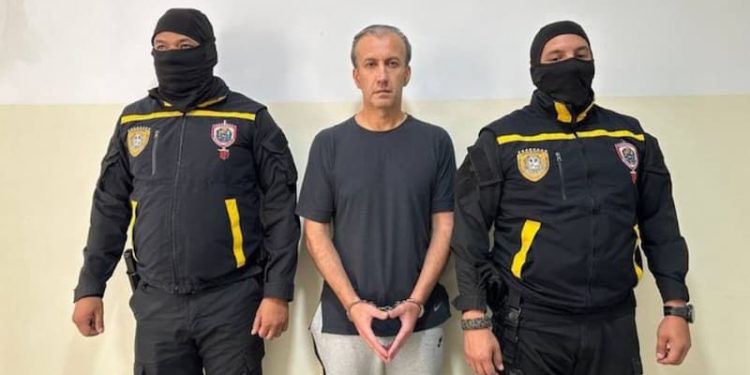 Estos actos de corrupción sumados a las más de 900 sanciones económicas impuestas a Venezuela por EE.UU., la Unión Europea y sus aliados; son comparables a que el país recibiera el impacto "de 100 bombas atómicas"