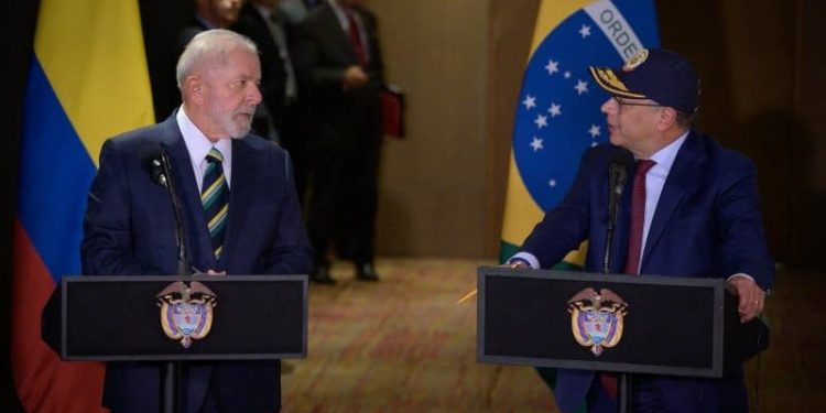 Lula le dice a Petro que Brasil está en contra de las sanciones a Venezuela