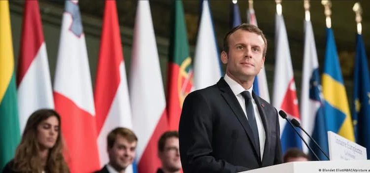 «Europa está en pleno proceso de descomposición económica debido al impacto de la ruptura de la alianza energética con Rusia que garantizaba la llegada de energía barata. Una energía, el gas, que es el principal respaldo de las renovables. La economía de la locomotora de Alemania se para, de hecho está retrocediendo, la de Francia tiene a sus finanzas públicas en la diana de las agencias de calificación”, Lorenzo Ramírez