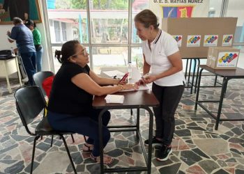 La celebración de la consulta del 21 de abril cristaliza con éxito el modelo comunal en Venezuela, y el cambio de varios paradigmas considerados en las democracias Occidentales parte del sentido común