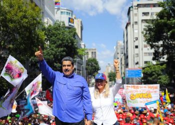 De acuerdo a diversos sondeos, si las elecciones presidenciales fueran mañana el electorado venezolano votaría por el candidato el chavista