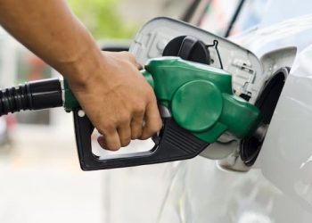 Sanciones derribaron en 77% la producción de gasolina