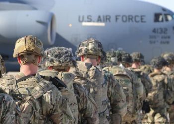 “¿Es posible que Europa se esté suicidando? ¿Qué no solo haya consentido —otra vez— una guerra en el centro de su territorio; sino que la alimente con armas y con hombres? ¿Es posible que haya renunciado a la energía barata de Rusia, que esté dispuesta a sacrificar su famoso poderío industrial y que acepte una avalancha de nuevos refugiados, todos temas que generan serios conflictos entre sus ciudadanos?”, Telma Luzzani