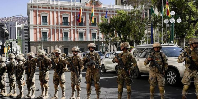 Bolivia posee las primeras reservas de litio del mundo, que una derecha feroz, poderosa, separatista y supremacista está ansiosa de obtener y entregarla a sus amos norteamericanos