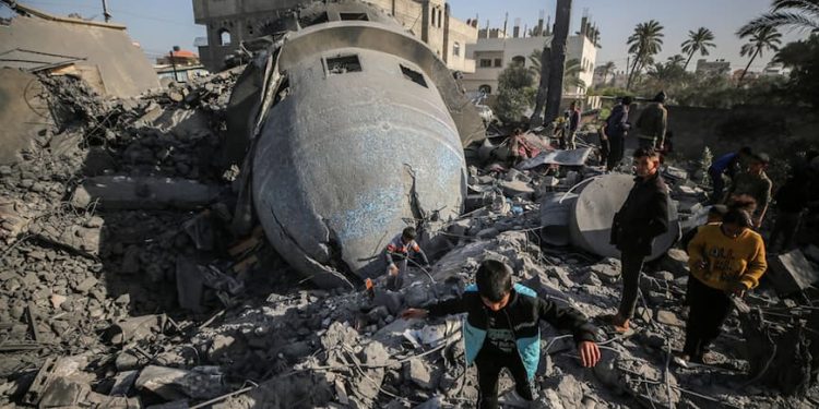 “Los países cómplices de Israel protegen a los criminales de guerra, mientras persiguen a los pueblos libres y los Estados soberanos” Nicolás Maduro (VIII Cumbre de la CELAC) 2 de marzo 2004