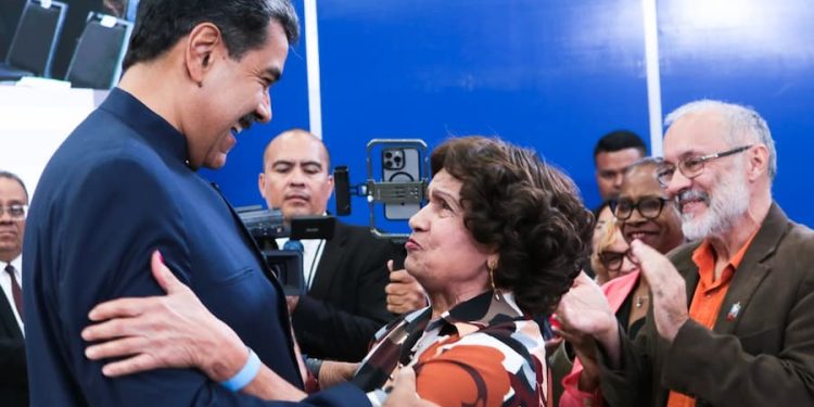 Cumplir con la verdad es norma irrenunciable, este oficio no es para observadores pasivos