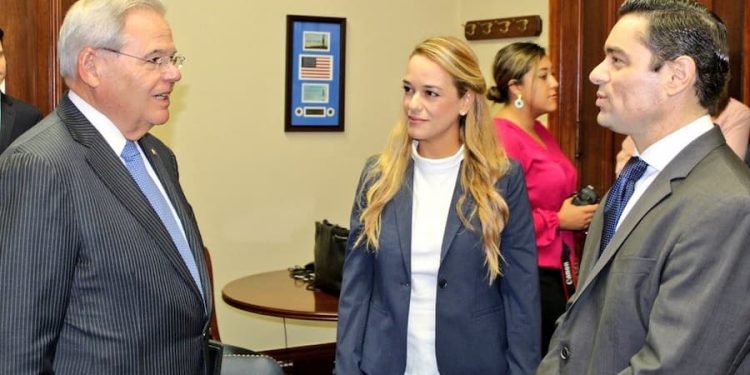 Senador Bob Menéndez declarado culpable de corrupción y fraude