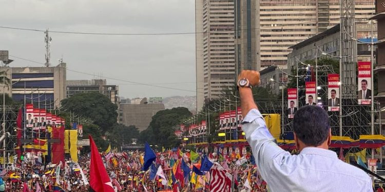 La avenida Bolívar se desbordó de pueblo chavista