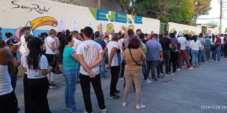 Venezuela vota para celebrar a Chávez