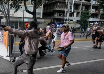Es un sector político que para nada está comprometido con la democracia y el respeto a las instituciones republicanas, procurando fraguar una transición violenta, salvaje y dictatorial que barra al chavismo y al sistema político como un todo