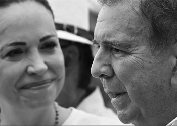 La magnitud del juego global que se juega contra el "laboratorio" bolivariano lo indican los repetidos ataques a sitios, cuentas o plataformas informativas de la izquierda: desde "La iguana tv", hasta "Con el Mazo dando", el exitoso programa de Diosdado Cabello, que fue borrado de youtube tras superar los 100.000 seguidores