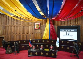 No hay dudas de que el extremismo seguirá ensayando fórmulas para tratar de generar masa crítica insurreccional en contra de la paz y respeto a las instituciones del Estado venezolano, con apoyos y silencios internacionales en el marco de un proceso geopolítico que pretende desde afuera definir las acciones de un país tutelado y colonizado al servicio del hegemonismo