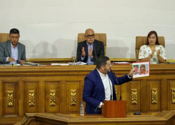 Diputado Villapol: Regulación de redes sociales busca proteger a la población