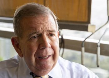 Edmundo González abandonó Venezuela
