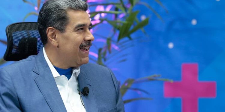 Resulta que el viejito [González Urrutia] se fue y 'La Sayona' [María Corina Machado] también se fue. Huyó, huyó, se fue, se fue, se fue (…) Se fue, son cobardes, son buenos para lanzar mensajes de odio, de intolerancia, pero le llegaron las maletas Gucci y se fue