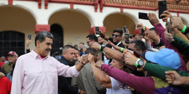 Presidente Nicolás Maduro convoca elecciones para escoger a jueces de paz el 15D