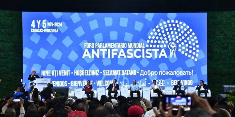 Inicia el Foro Parlamentario Mundial Antifascista en Caracas
