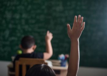 Para Simón Rodríguez la educación tiene dos grandes objetivos, el primero derrotar la colonialidad; el segundo, acabar con la división de los seres humanos en clases sociales