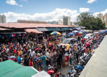 La economía venezolana a pesar del asedio al que está sometida, creció 8,5% en los tres primeros trimestres de 2024; confirmando una tendencia positiva de 14 trimestres, y hoy logra producir casi el 90% de sus necesidades alimentarias
