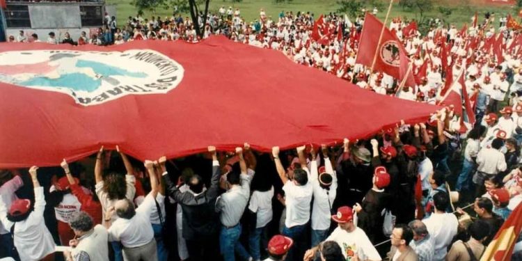 Movimientos sociales piden a Lula reconocer los resultados del 28J