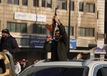 A diferencia de Siria, el Estado, el Gobierno Bolivariano, tiene pleno control de todo el territorio. Que a diferencia de Siria, donde Turquía e Israel han tenido influencia decisiva en el respaldo a fuerzas militarizadas opositoras a Al Assad, difícilmente los gobiernos de Brasil y Colombia, quieran involucrarse en una situación de esa naturaleza