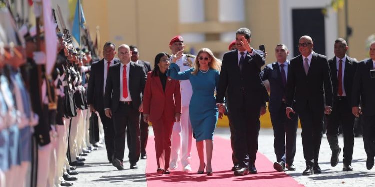 “El pueblo le ganó al imperialismo y a su diplomacia del engaño, los gobiernos foráneos no podrán con el pueblo venezolano (…) ¡El fascismo está derrotado, la oligarquía está derrotada! (…) Aquellos que nos subestimaron han cometido un gran error en política y geopolítica”