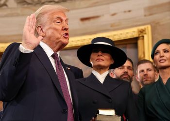 Trump promete “renacimiento de EE.UU.” y una deportación masiva de migrantes