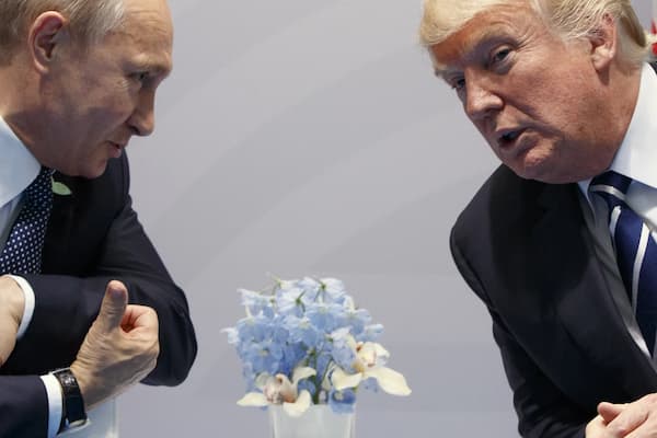 "La frígida solterona Europa está loca de celos y rabia. No fue avisada de la llamada Putin-Trump ni consultada sobre su contenido o declaraciones posteriores…Demuestra su verdadero papel en el mundo y sus posibilidades de enganchar a un marido. No es de extrañar. El tiempo de Europa ha terminado. Es débil, fea e inútil", Dimitri Medvédev, vicepresidente del Consejo de Seguridad ruso 