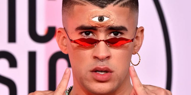 Bad Bunny y Ruiz-Guevara