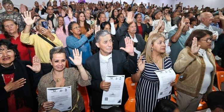 Más de 11 mil jueces y juezas de paz asumen sus funciones en 11 estados del país