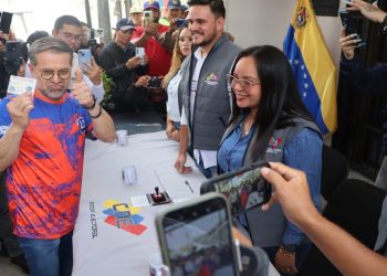 Rafael Lacava inscribió su postulación para la Gobernación de Carabobo: “La Revolución se hace con el Poder Popular” 5 Rafael Lacava inscribió su postulación para la Gobernación de Carabobo: “La Revolución se hace con el Poder Popular”