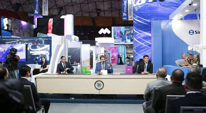Presidente Nicolás Maduro destaca crecimiento del 7% en sector telecomunicaciones