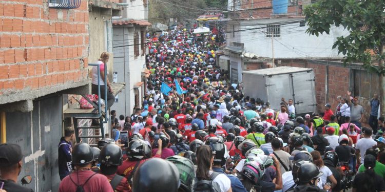 Candidato Elio Serrano se pone a la orden del pueblo para construir felicidad