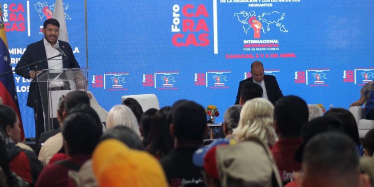 Inició  el seminario sobre la criminalización de la migración y los DD. HH. de los migrantes