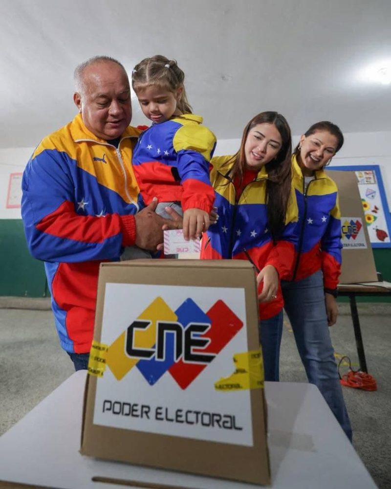 Diosdado Cabello ejerció su derecho al voto en Monagas y destacó la paz electoral en Venezuela 1 Diosdado Cabello ejerció su derecho al voto en Monagas y destacó la paz electoral en Venezuela